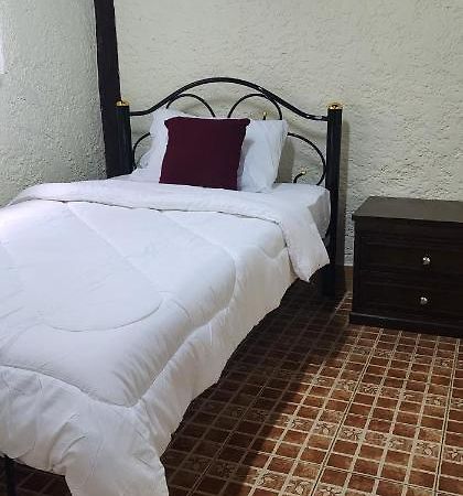 Ostello Cozy Nest Cnx Chiang Mai Esterno foto