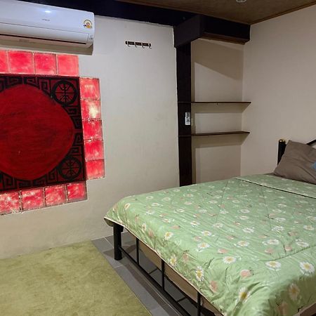 Ostello Cozy Nest Cnx Chiang Mai Esterno foto