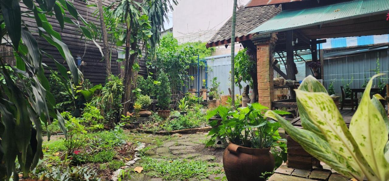 Ostello Cozy Nest Cnx Chiang Mai Esterno foto