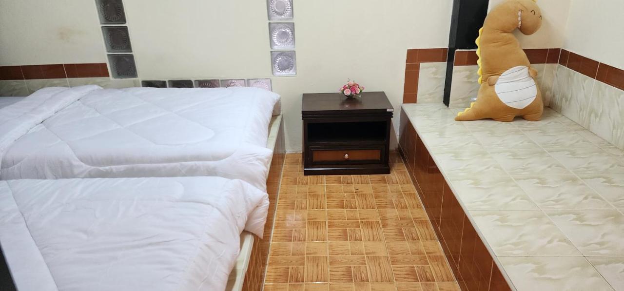 Ostello Cozy Nest Cnx Chiang Mai Esterno foto