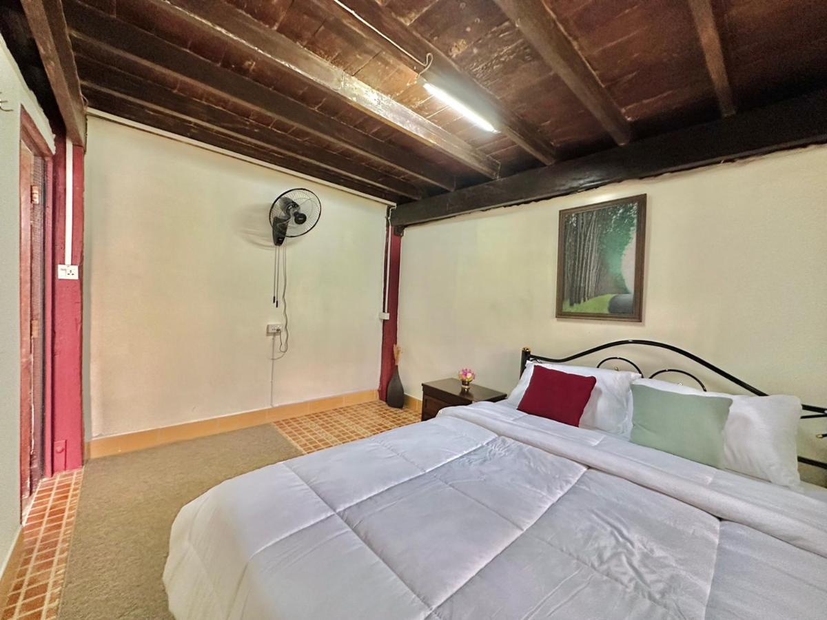 Ostello Cozy Nest Cnx Chiang Mai Esterno foto