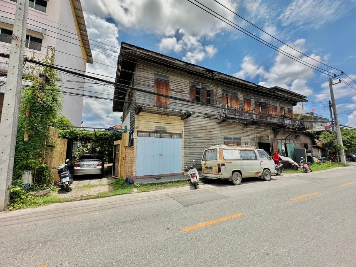 Ostello Cozy Nest Cnx Chiang Mai Esterno foto