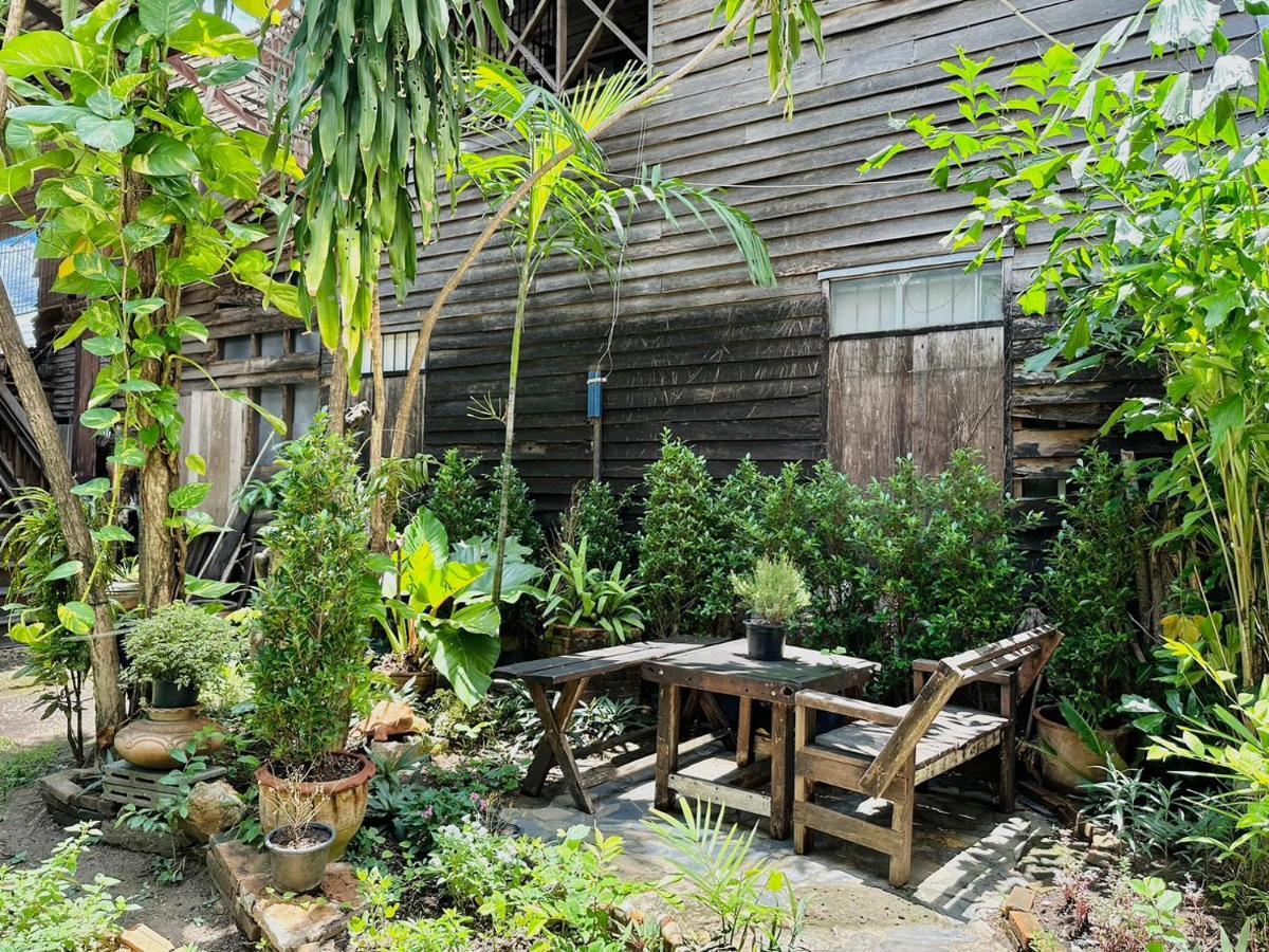 Ostello Cozy Nest Cnx Chiang Mai Esterno foto