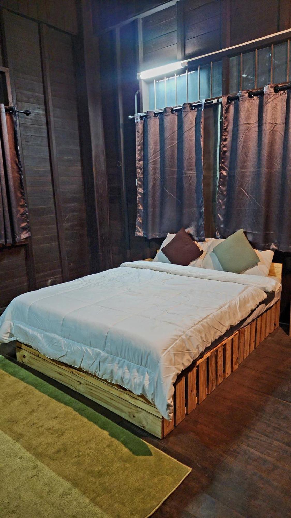 Ostello Cozy Nest Cnx Chiang Mai Esterno foto